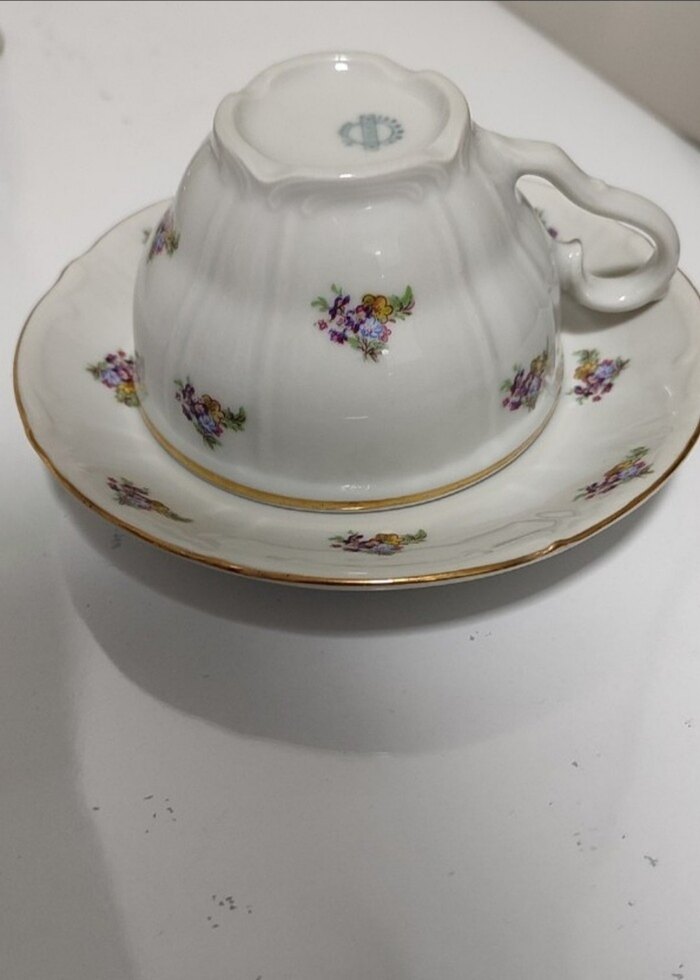 Antika Pastel Beyaz Çiçekli Porselen Fincan ve Tabak - Görsel 2