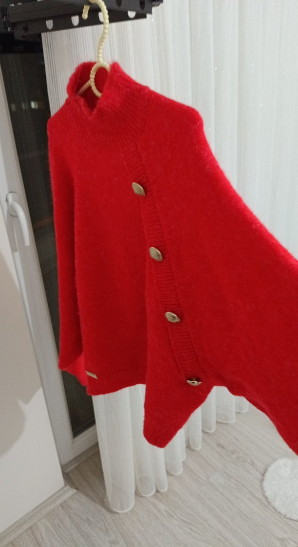 Düğmeli Kırmızı Yüksek Yakalı Kadın Kazak - Görsel 2