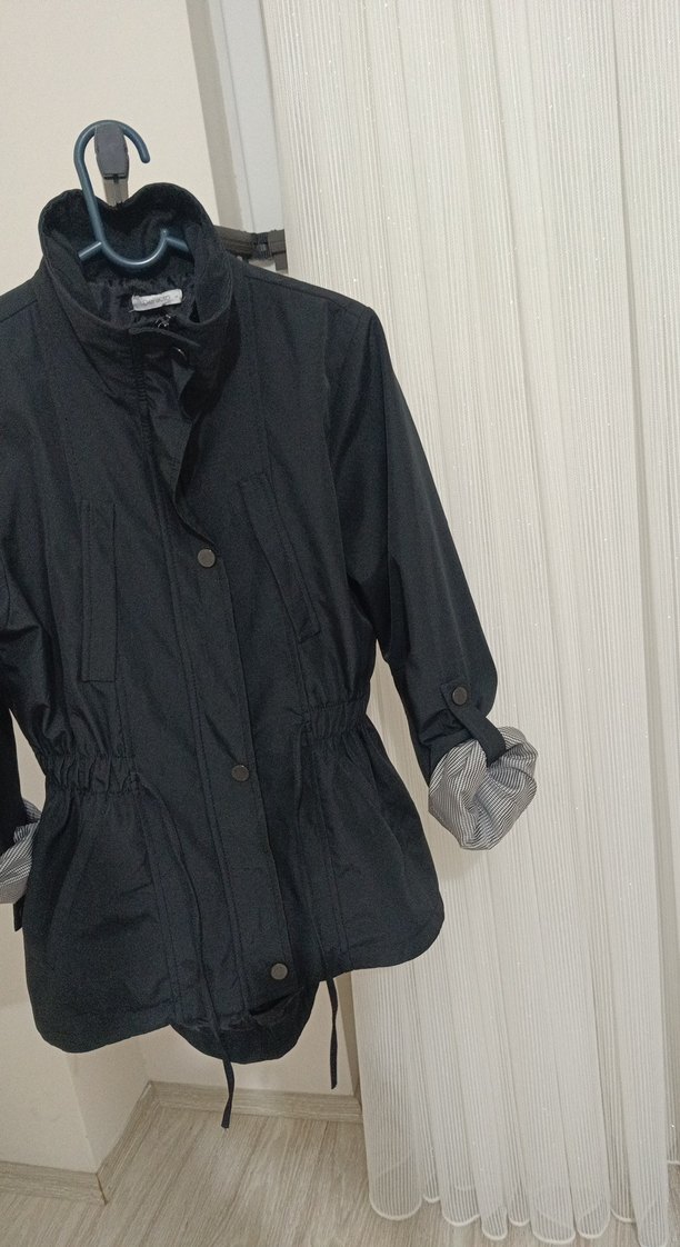 Düğmeli Siyah Kısa Kadın Ceket - Görsel 2