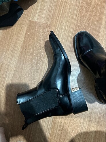 39 Beden Zara bot