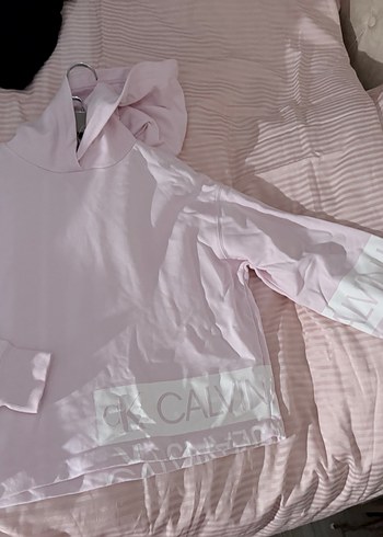 Pembe Kapüşonlu Uzun Kollu Sweatshirt