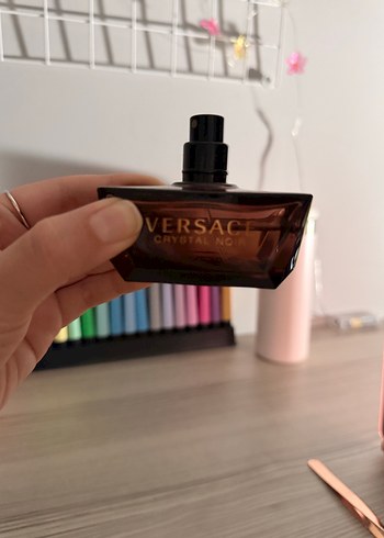 Beden Versace Crystal Noir Kadın Parfümü