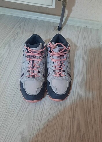 38 Beden Skechers Hillcrest 