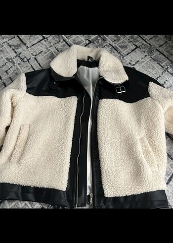 Beyaz Kürklü Kadın Ceket - Görsel 2