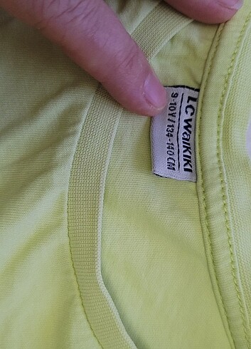 9 Yaş Beden yeşil Renk Lcw 9-10 yaş tshirt