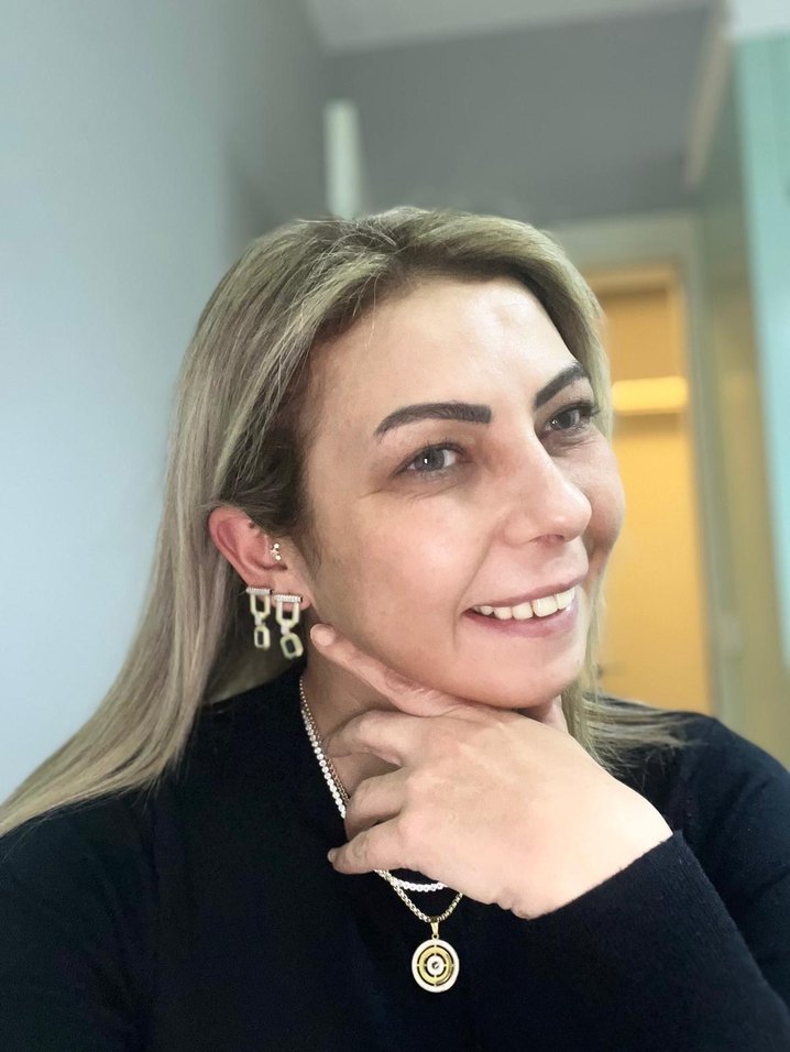 Altın Renk Mini Klasik Küpeler - Görsel 2