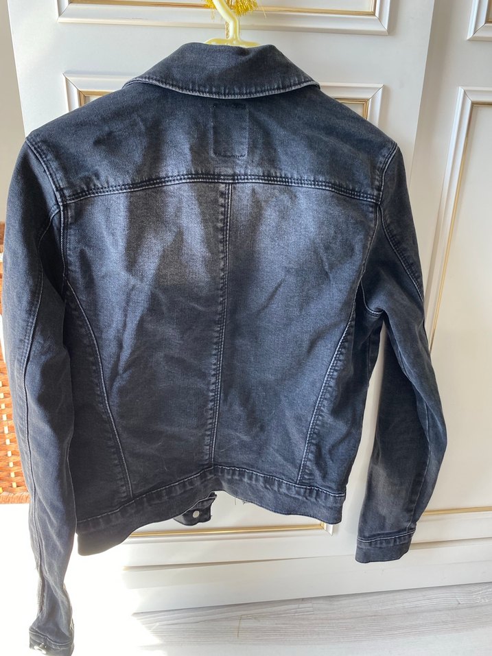 Siyah taşlanmış Düğmeli Kadın Kot Ceket - Görsel 2