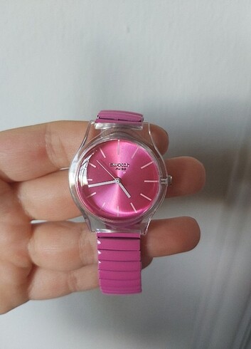 Swatch pembe metal kordonlu saat 