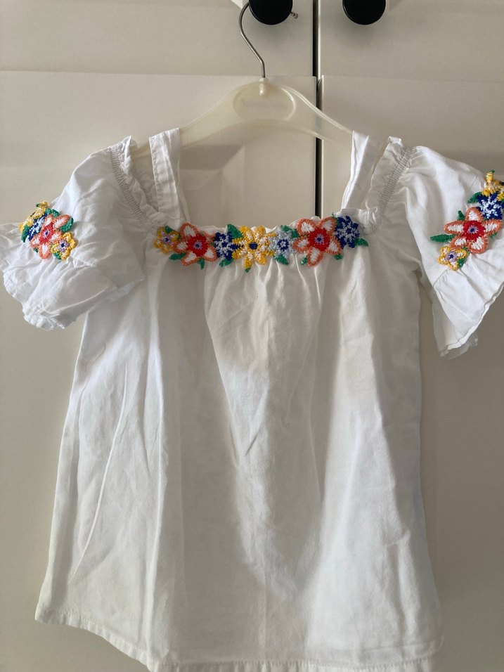 Renkli Nakışlı Beyaz Kız Bluzu - Görsel 2
