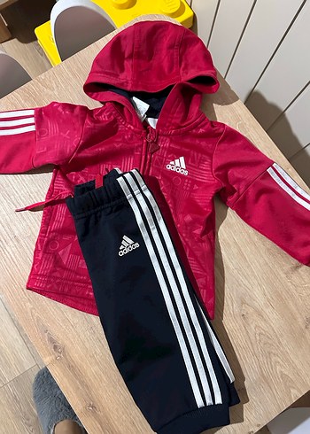 Kız Çocuk Adidas Kırmızı Kapüşonlu Eşofman Takımı