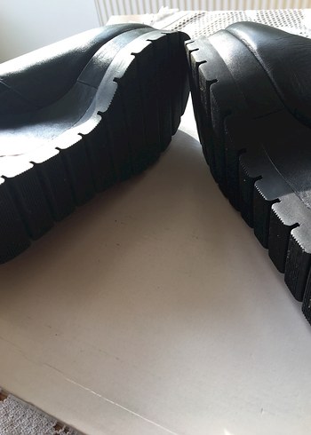 Siyah Deri Kadın Dolgu Topuklu Bot - Görsel 6