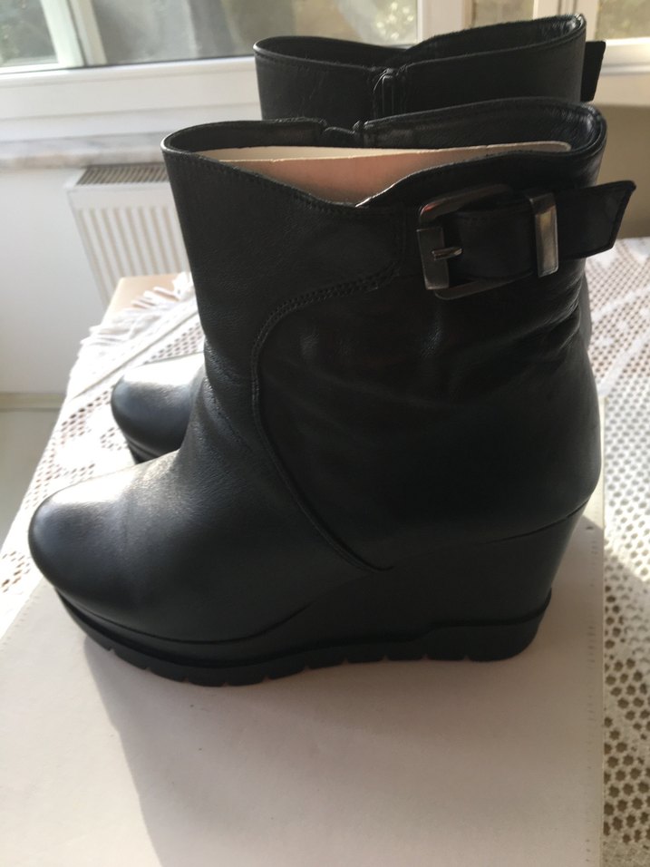 Siyah Deri Kadın Dolgu Topuklu Bot - Görsel 3