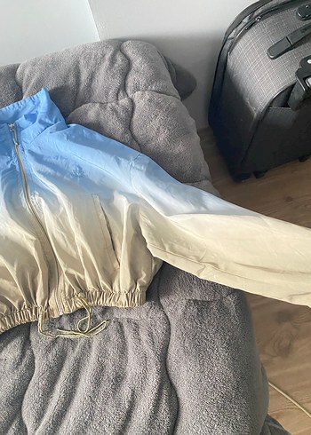 Bershka crop yağmurluk - Görsel 2