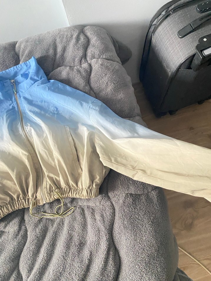 Bershka crop yağmurluk - Görsel 2