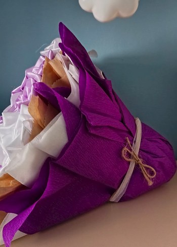 El Yapımı Mor ve Beyaz Saten Gül Buketi - Görsel 3