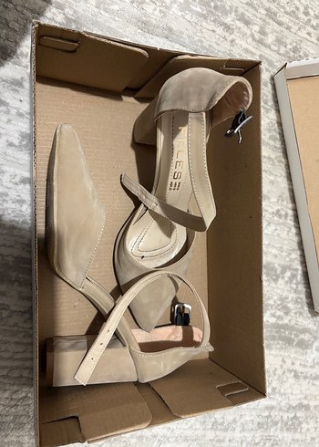 Bej Süet Stiletto Topuklu Kadın Ayakkabı - Görsel 4