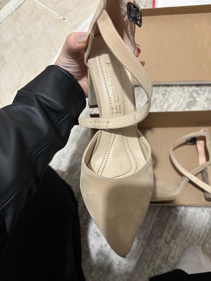 Bej Süet Stiletto Topuklu Kadın Ayakkabı - Görsel 3