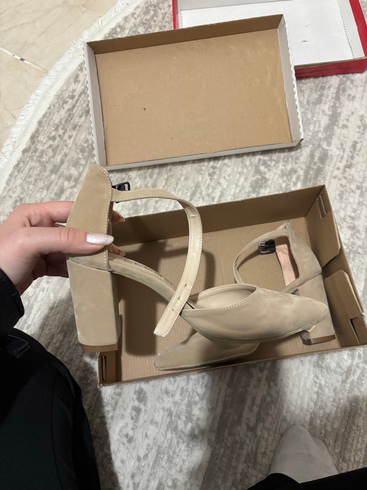 Bej Süet Stiletto Topuklu Kadın Ayakkabı - Görsel 2