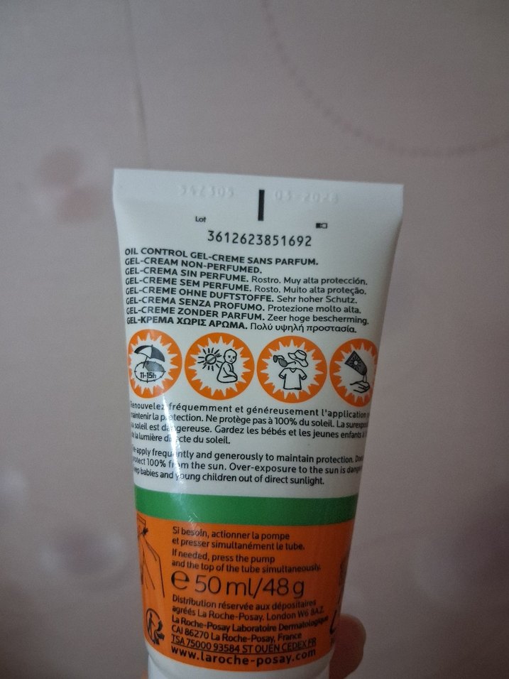 La Roche-Posay Güneş kremi oil control gel cream - Görsel 4