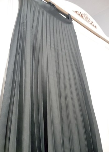 Uzun Piliseli Siyah Kadın Etek - Görsel 2