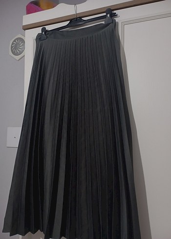 Uzun Piliseli Siyah Kadın Etek - Görsel 3