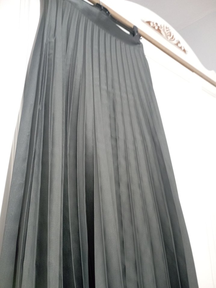 Uzun Piliseli Siyah Kadın Etek - Görsel 2