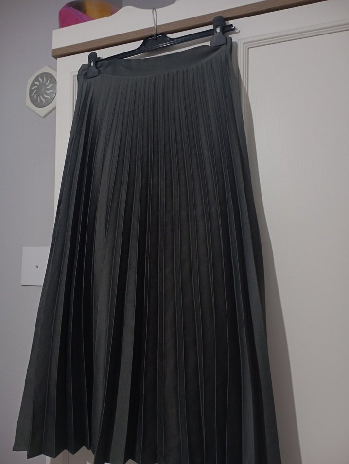 Uzun Piliseli Siyah Kadın Etek - Görsel 3