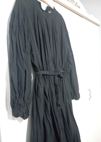 Uzun Siyah Keten Kemerli Elbise - Görsel 3