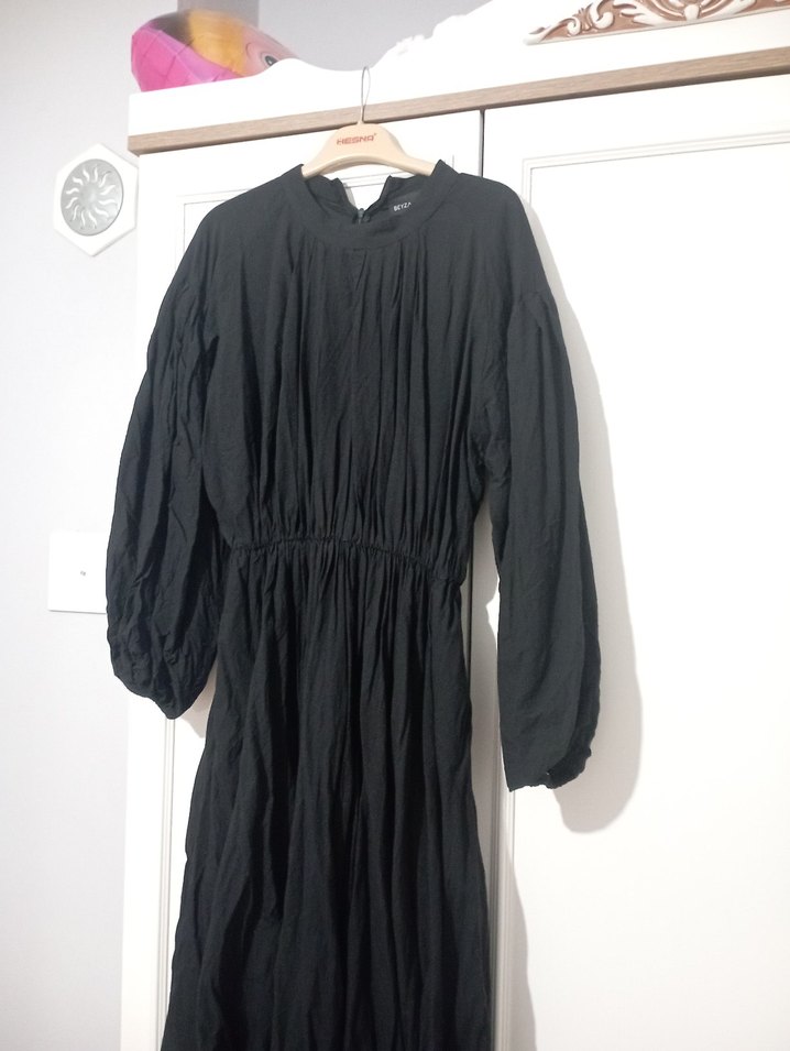 Uzun Siyah Keten Kemerli Elbise - Görsel 4