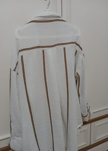 Düğmeli Uzun Kollu Beyaz Gömlek - Görsel 4