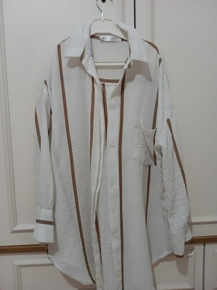 Düğmeli Uzun Kollu Beyaz Gömlek - Görsel 2