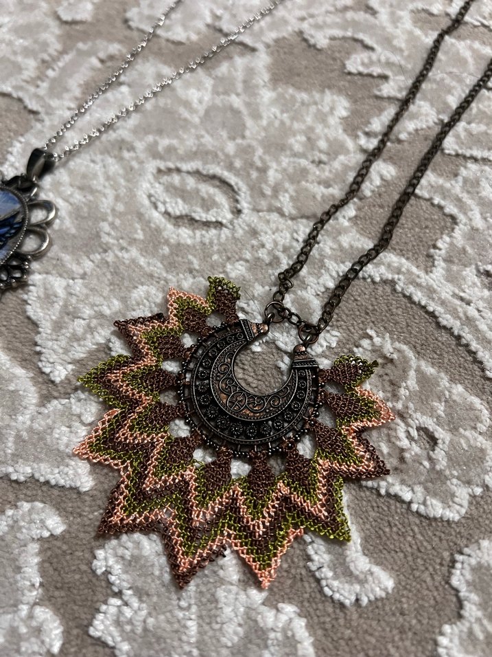 Nakışlı Dantel Bohem Uzun Kolye
Etamin kolyeler - Görsel 3