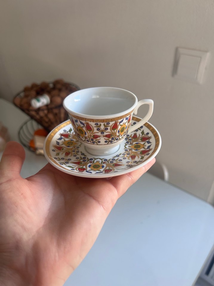 Renkli Desenli İnce Seramik Fincan ve Tabağı - Görsel 2