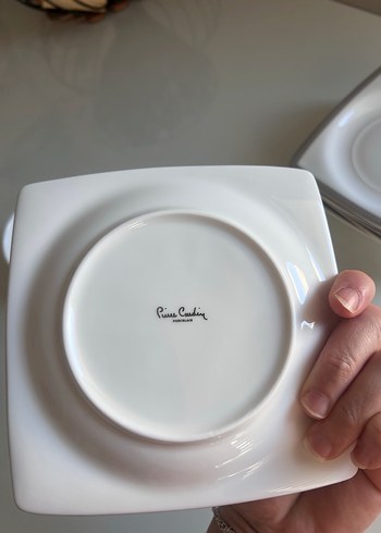 Gri Kenarlı Beyaz Fincan ve Tabak Seti - Görsel 4