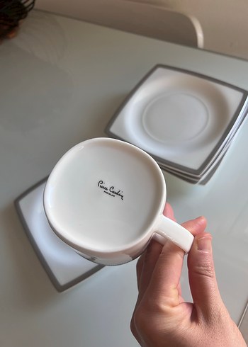 Gri Kenarlı Beyaz Fincan ve Tabak Seti - Görsel 3