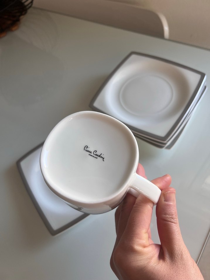 Gri Kenarlı Beyaz Fincan ve Tabak Seti - Görsel 3