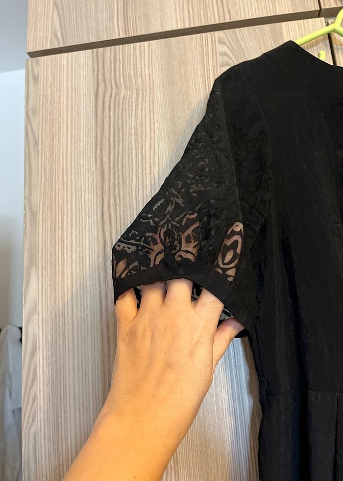 Üstü tül çok şık elbise - Görsel 3