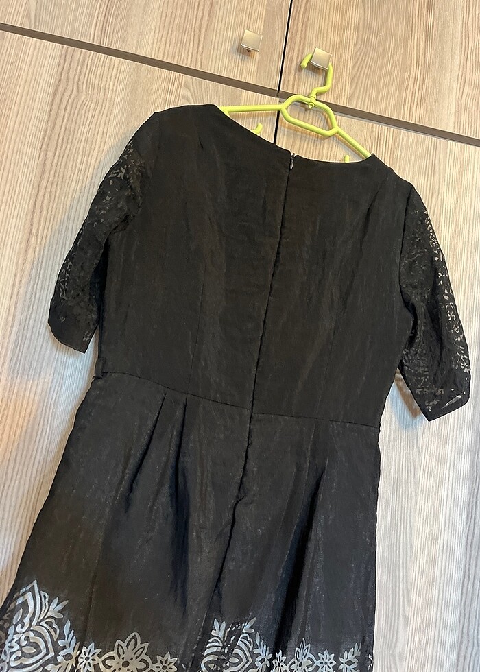 Üstü tül çok şık elbise - Görsel 5