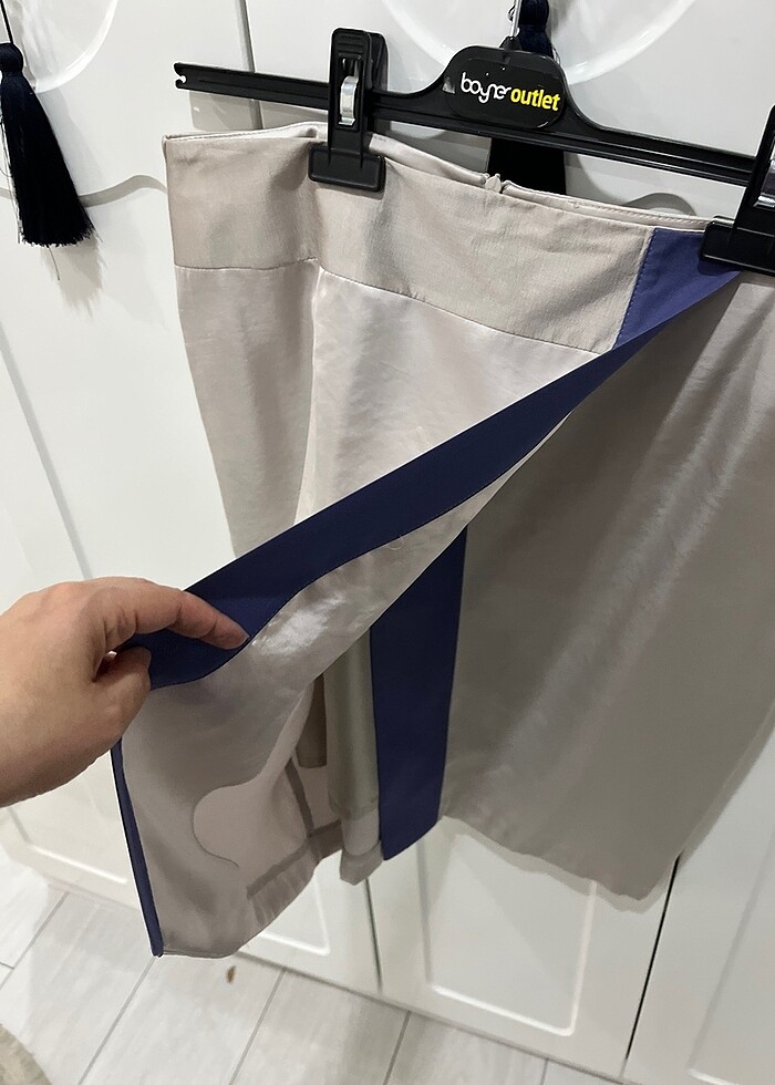 Mehtap Elaidi özel tasarım saten etek - Görsel 3