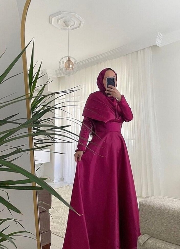 Uzun Kollu Pembe Parlak Dökümlü Abiye - Görsel 2