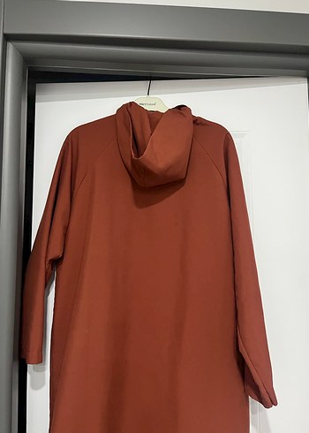 Uzun Kahverengi Kadın Yağmurluk - Görsel 2