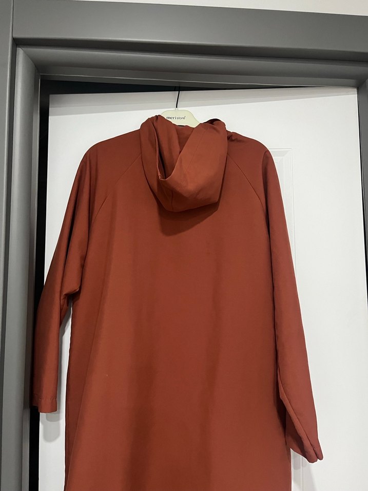 Uzun Kahverengi Kadın Yağmurluk - Görsel 2