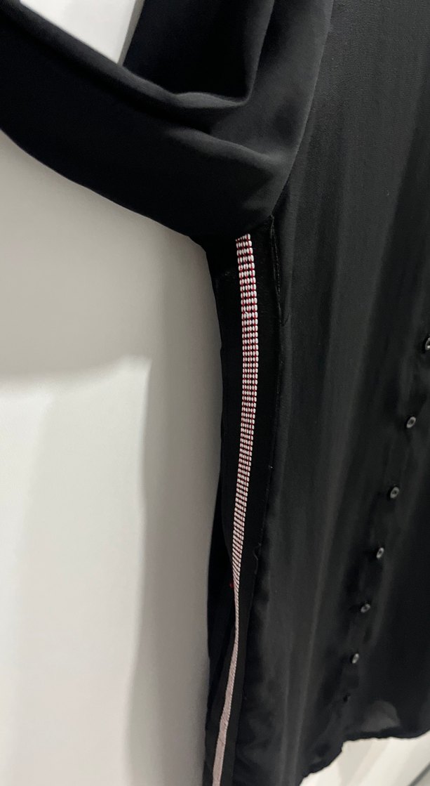 Siyah Düğmeli Kısa Kollu ŞİFON Gömlek - Görsel 2