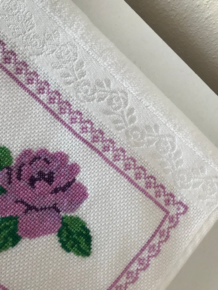 Nakışlı Beyaz Havlu - Görsel 3