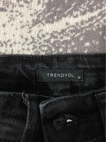 Trendyol & Milla Trendyolmilla siyah ispanyol paça pantolon