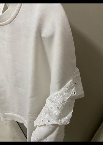 m Beden beyaz Renk Nakışlı Fırfırlı Beyaz Kadın Sweatshirt