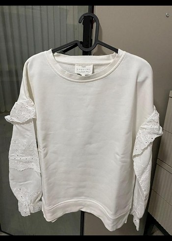 Nakışlı Fırfırlı Beyaz Kadın Sweatshirt