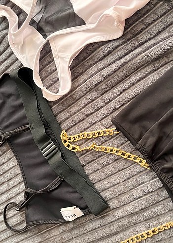 Zincir Detaylı Siyah Mini Atlet ve Şort Takım - Görsel 2