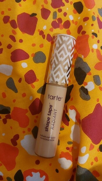 Tarte Tarte radiant kapatıcı 22N rengi