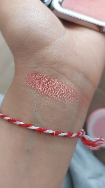 Kiko Kiko 03 numara ısıltılı allık